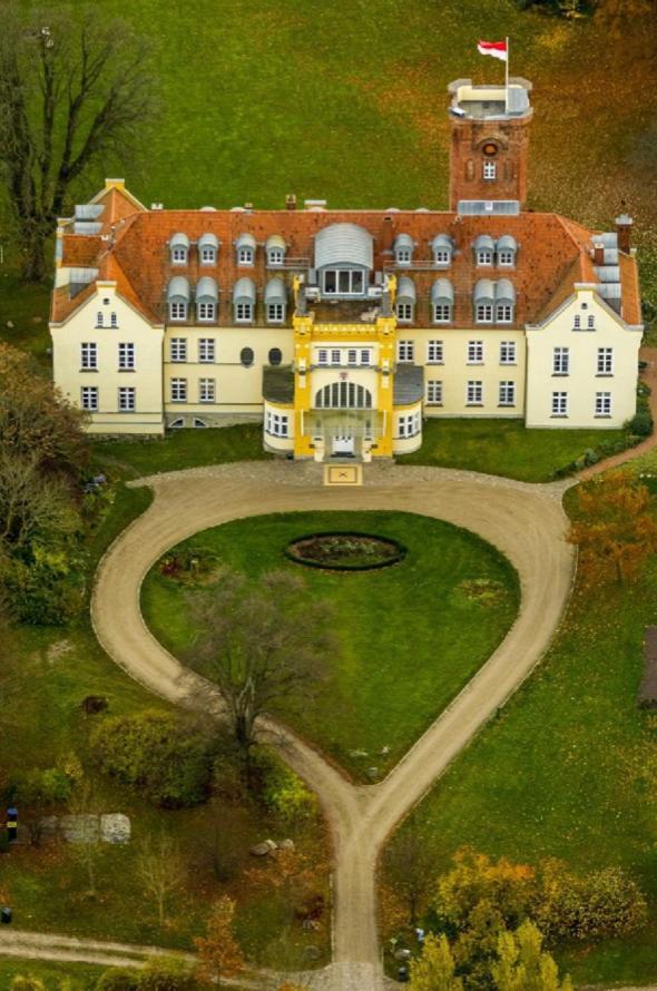 Schloss Lelkendorf Apartment Ulrichshusen Maisonette Fewo Mecklenburger Seenplatte Mit Dachterrasse Naehe Ostsee Esterno foto