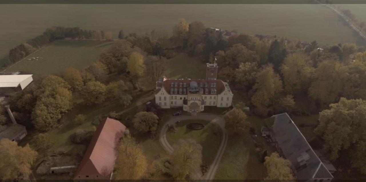 Schloss Lelkendorf Apartment Ulrichshusen Maisonette Fewo Mecklenburger Seenplatte Mit Dachterrasse Naehe Ostsee Esterno foto